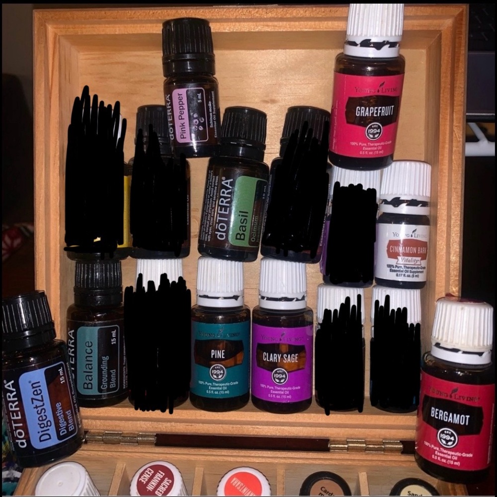 *SOLD* 9 Young Living & Doterra Essential Oil Set / Bundle